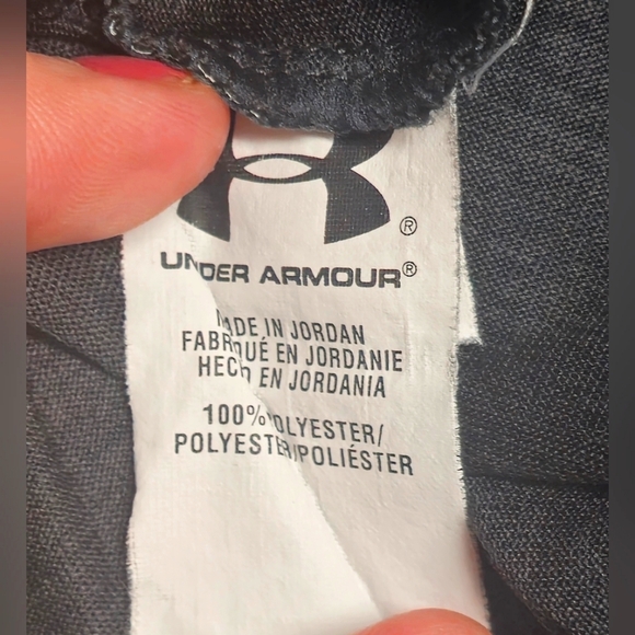 Men's Size Small Like New Short Sleeved Under Armour Loose Fit Heatgear Shirt. - Picture 9 of 10